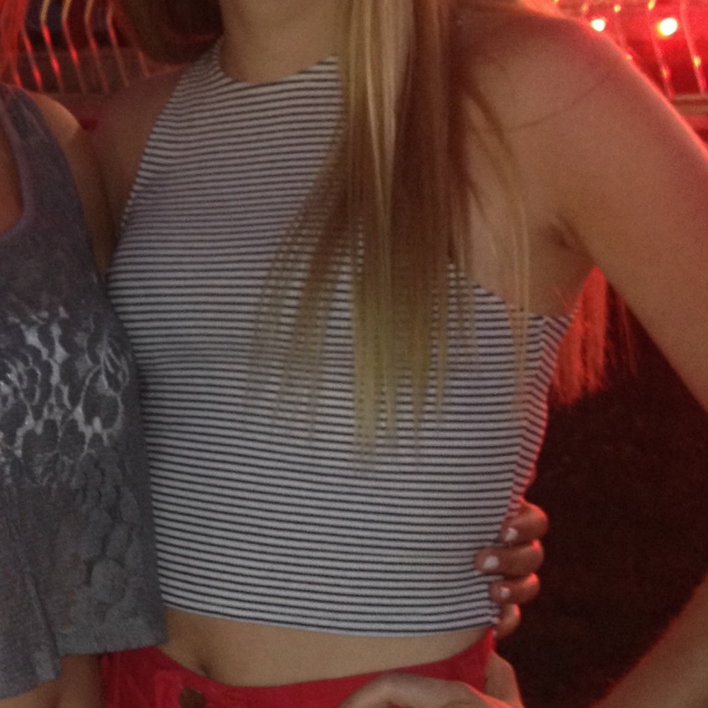 American Eagle Black & White Cropped Stripe Tank
